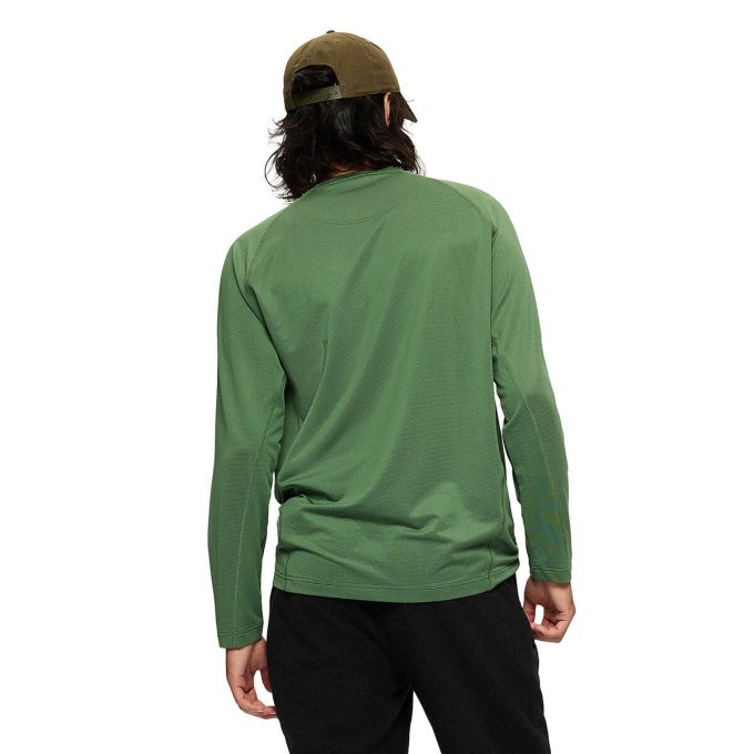 Men’s Tech Long Sleeve Tee Men’s Tech Long Sleeve Tee